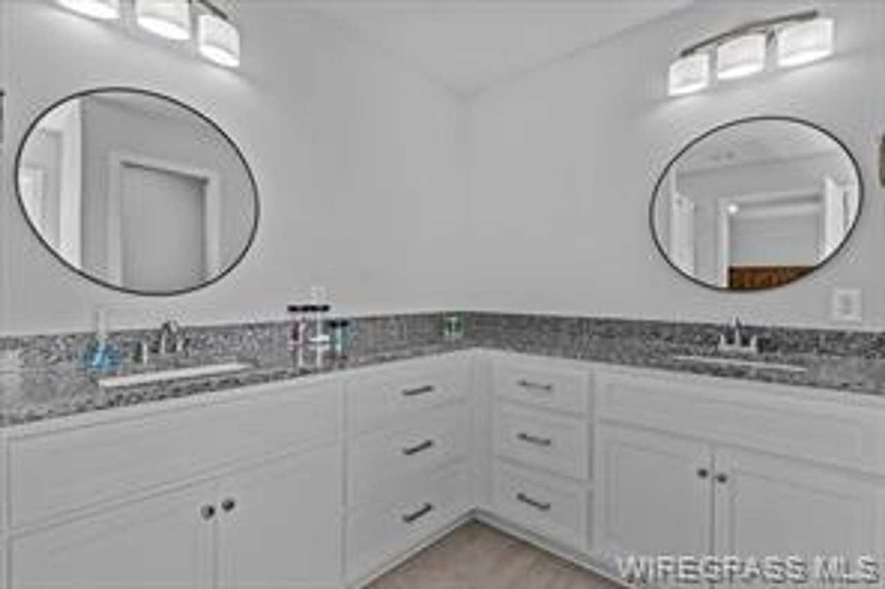 102C Whispering Pines St - Photo 6 of 7