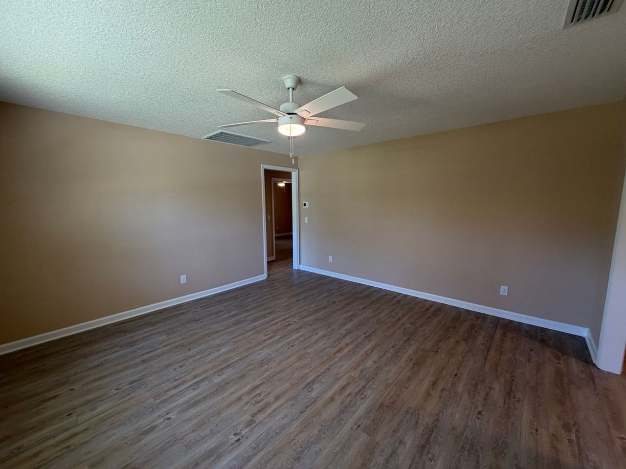 2640 Canary Dr - Photo 4 of 19