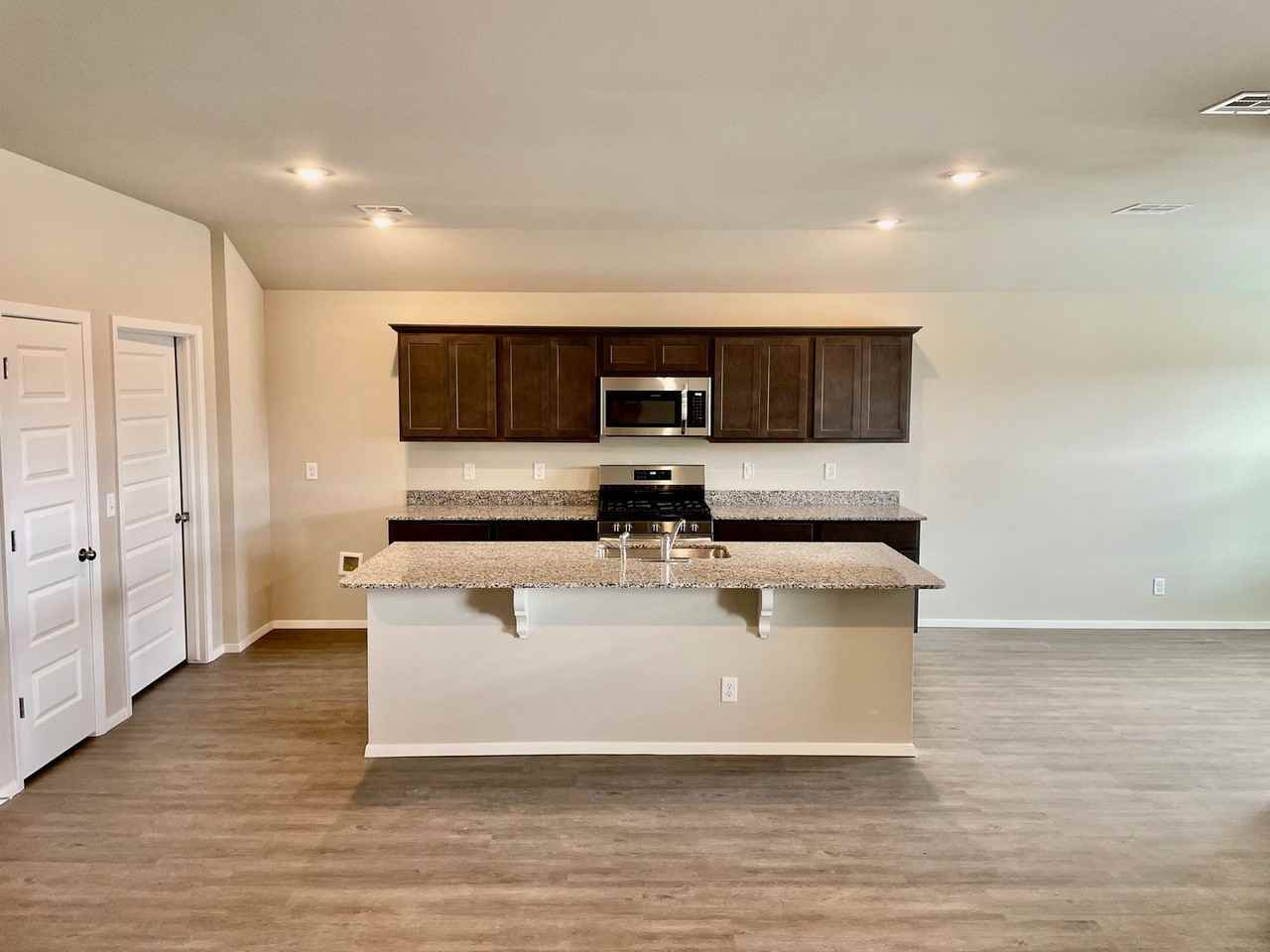 16437 S 87th East Ave - Photo 4 of 14