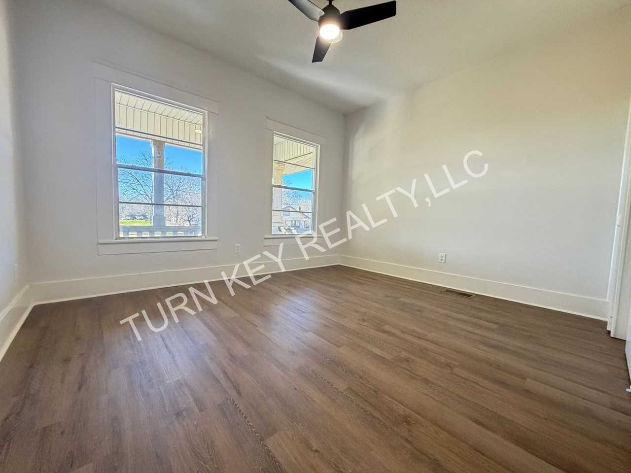 219 47th Pl N - Photo 7 of 15