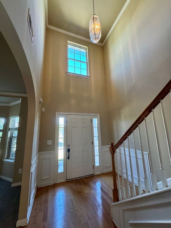 495 Lory Ln - Photo 4 of 45