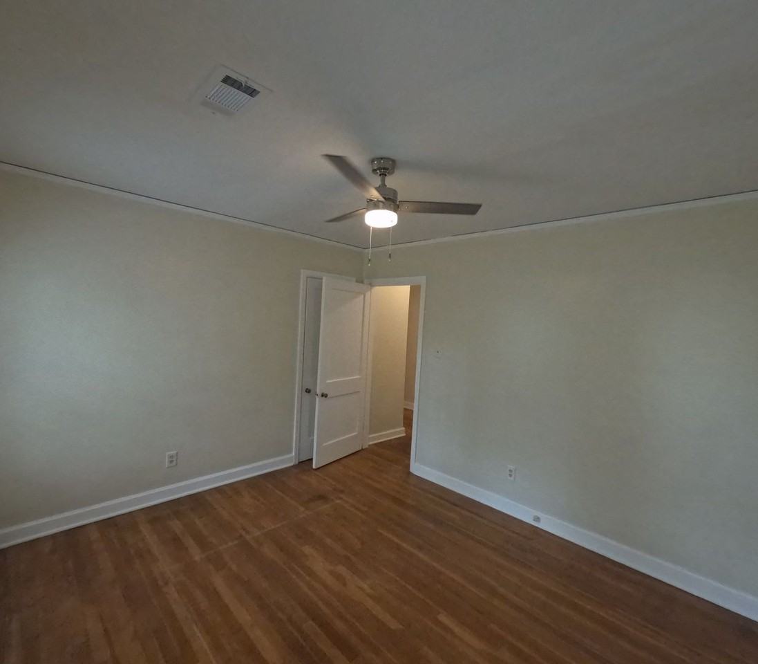 3487 Mayflower Ave - Photo 3 of 16