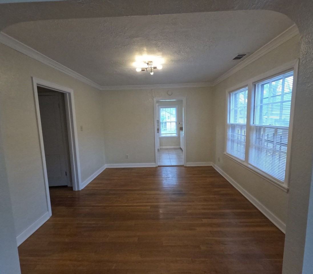 3487 Mayflower Ave - Photo 5 of 16