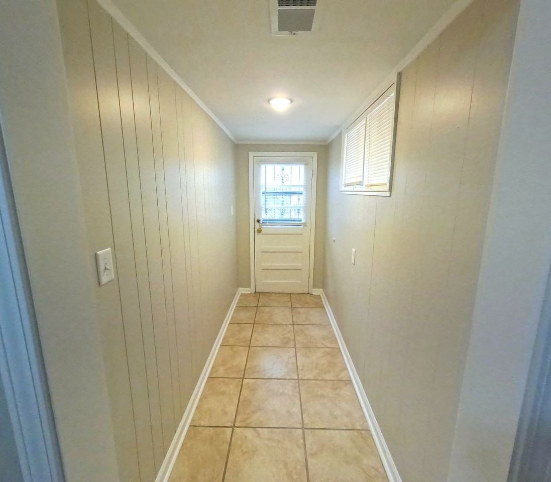 4898 Dianne Dr - Photo 7 of 19