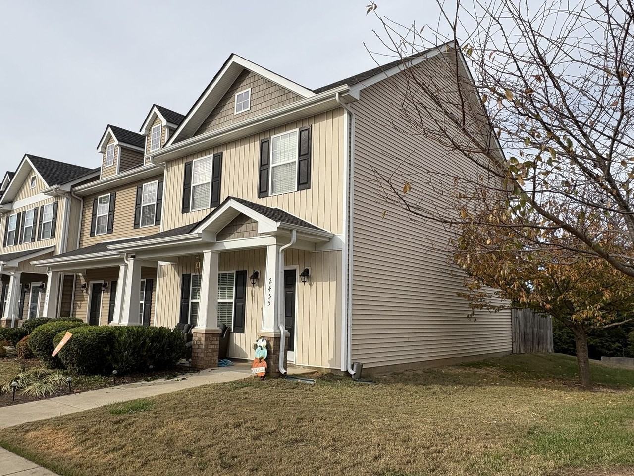 2455 New Holland Cir - Photo 2 of 12