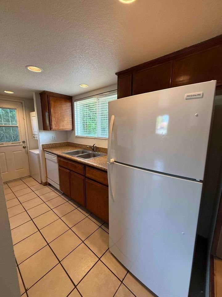 5609 Odea Dr - Photo 4 of 23