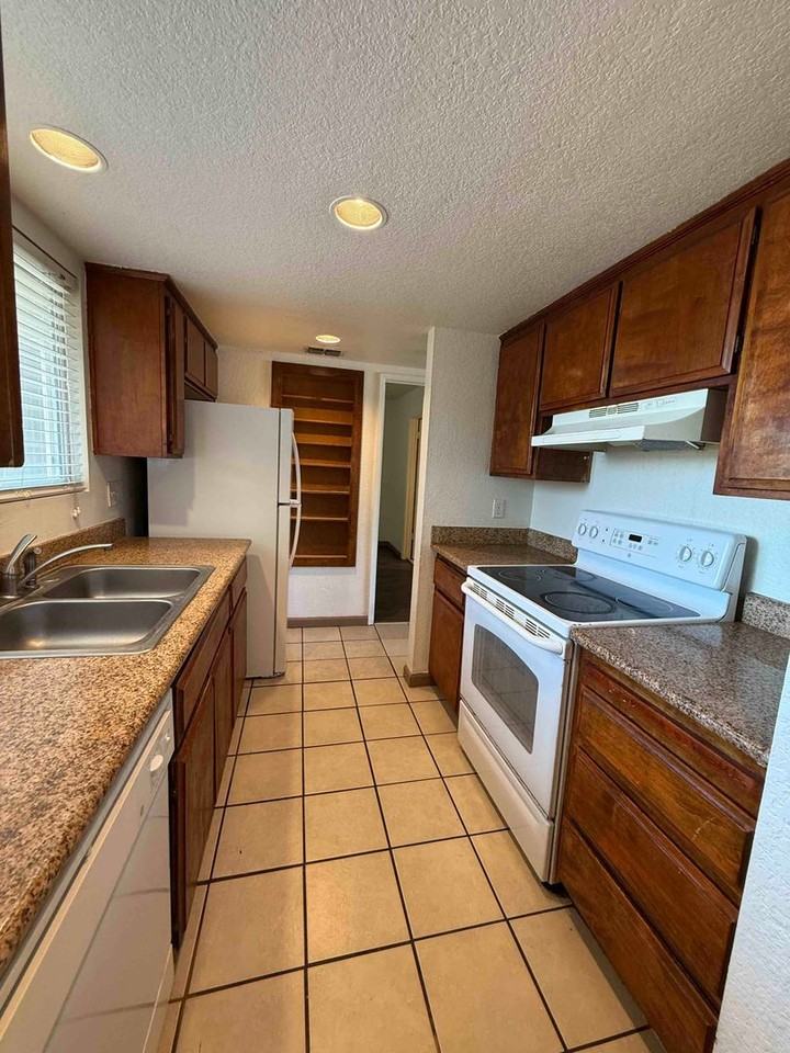 5609 Odea Dr - Photo 5 of 23