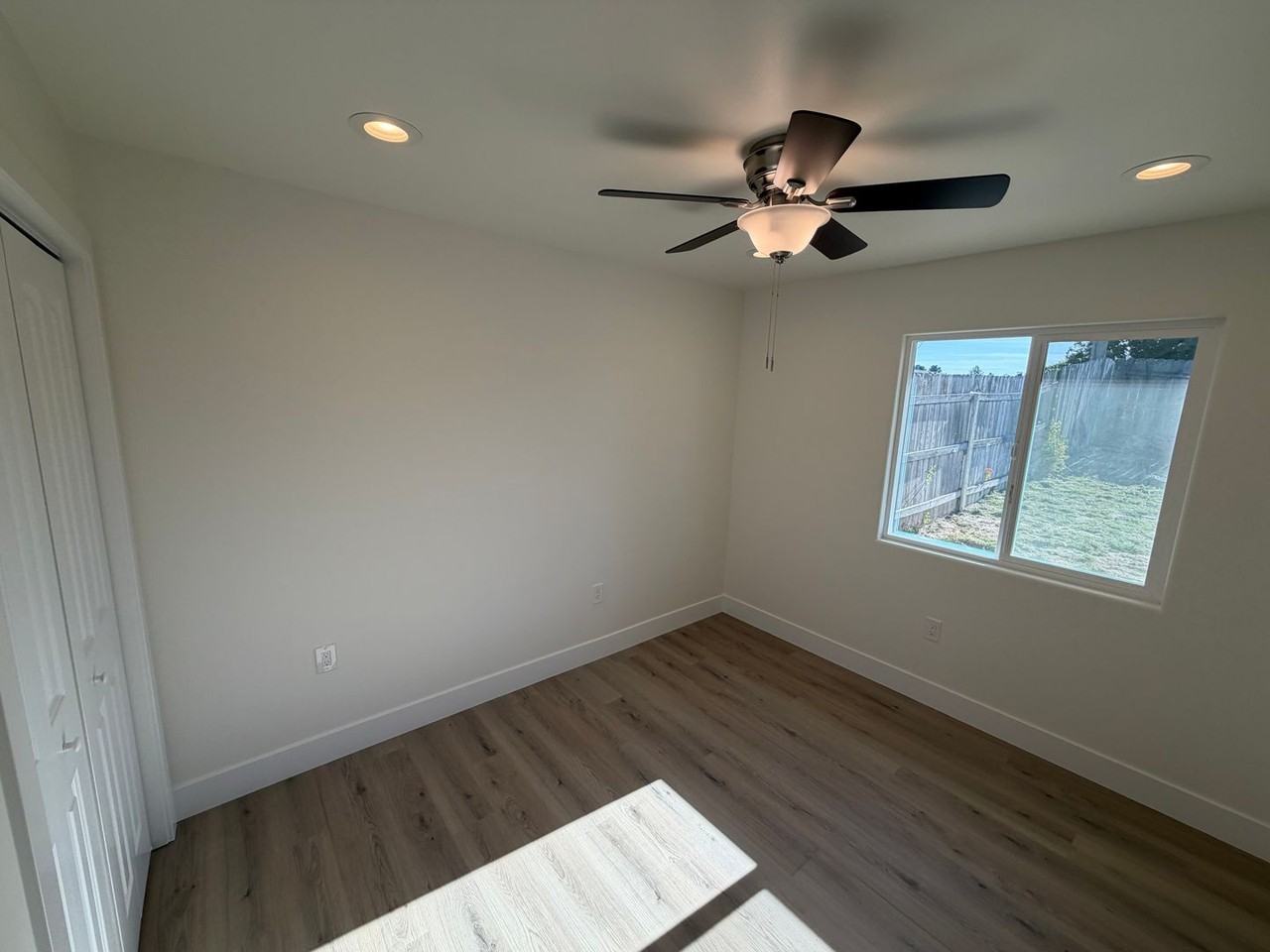 4692 Cherry Ave - Photo 6 of 8