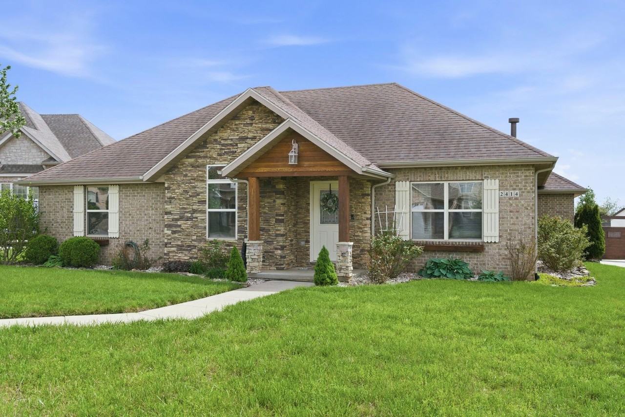 2414 W Summerset - Photo 2 of 29