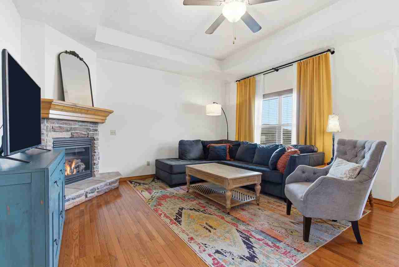 2414 W Summerset - Photo 5 of 29