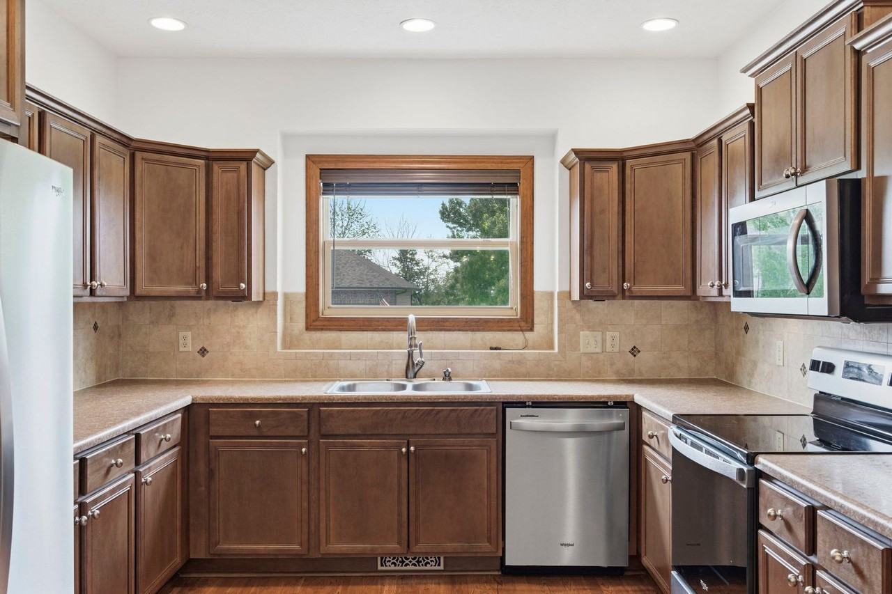 2414 W Summerset - Photo 6 of 29