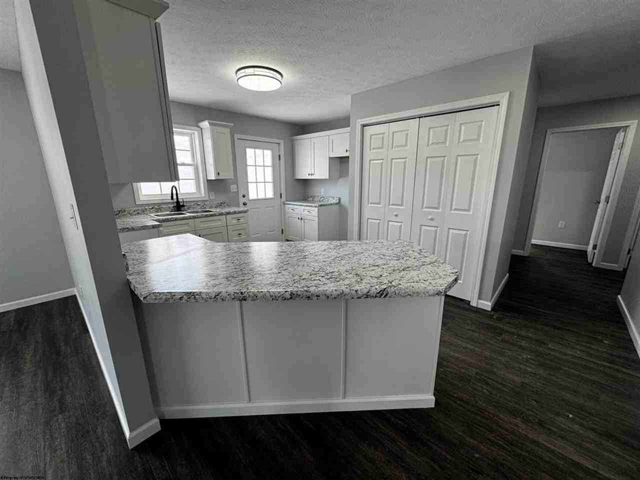 156 Montgomery Rd - Photo 3 of 10