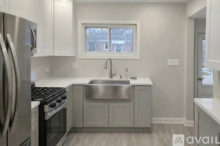 7511 Lyons St #NA - Photo 5 of 10