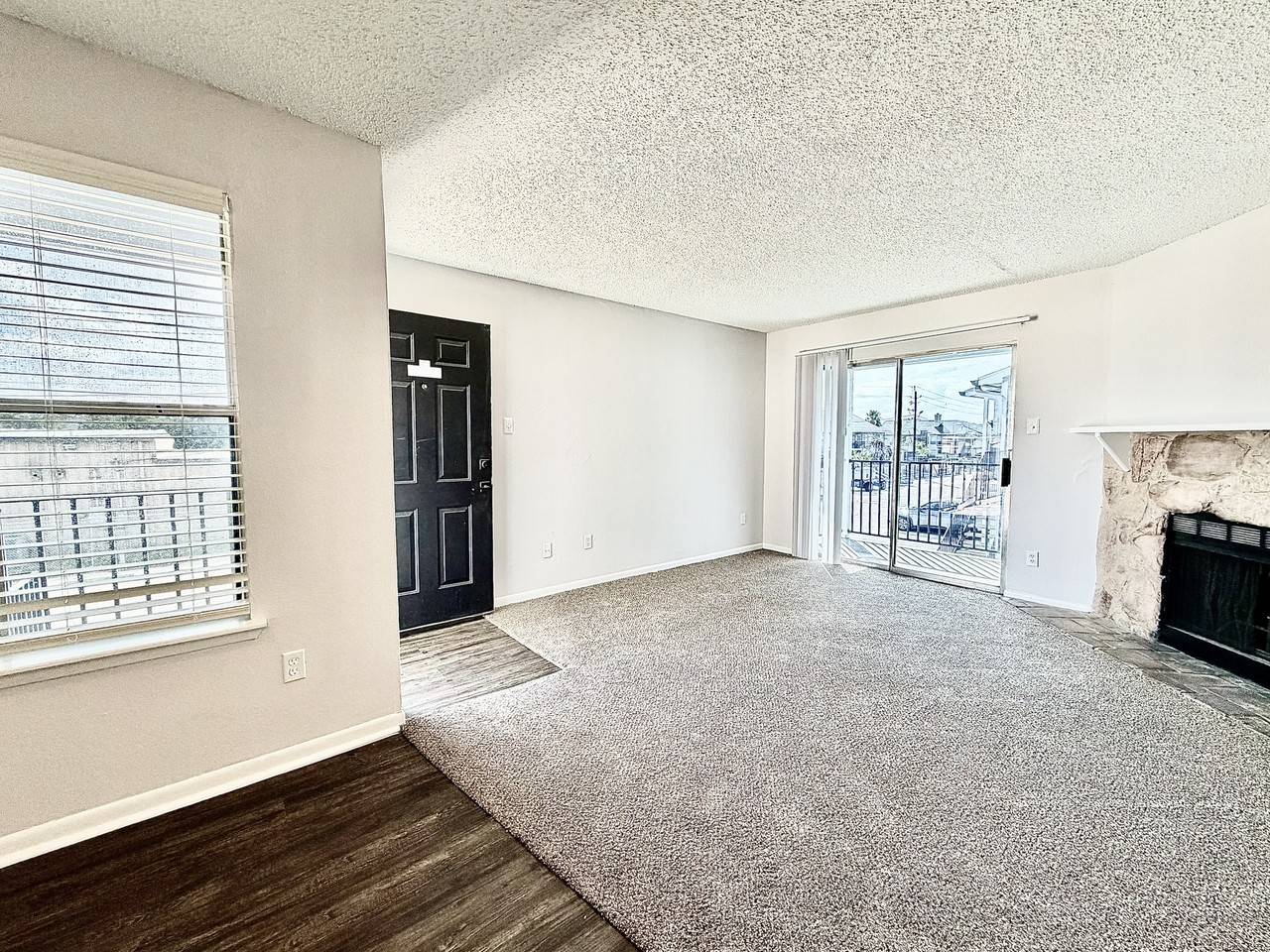 S Staples St #NULL - Photo 3 of 15