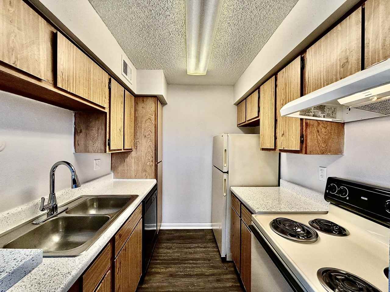 S Staples St #NULL - Photo 5 of 15