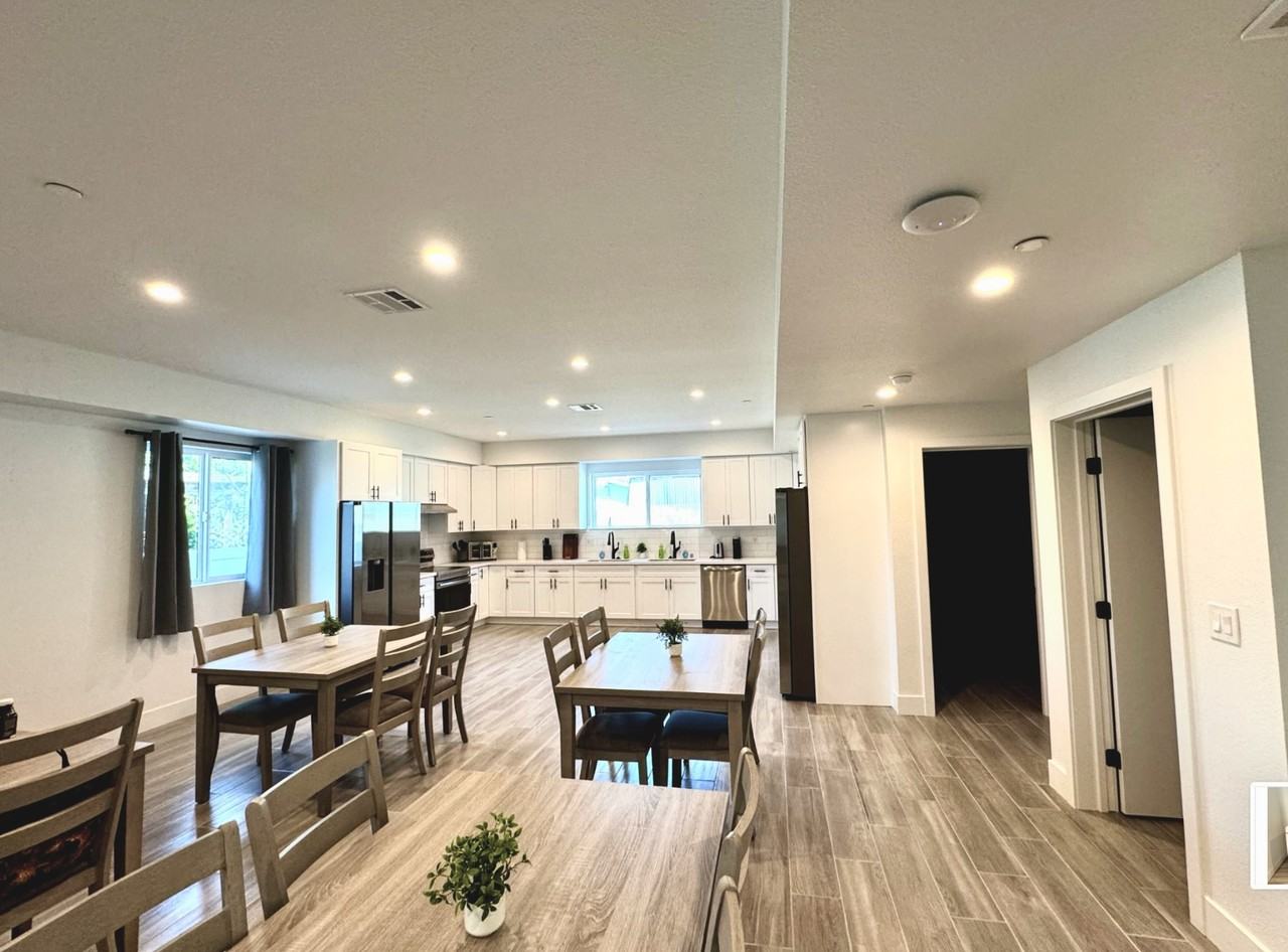 3752 S Harvard Blvd #2 - Photo 6 of 13