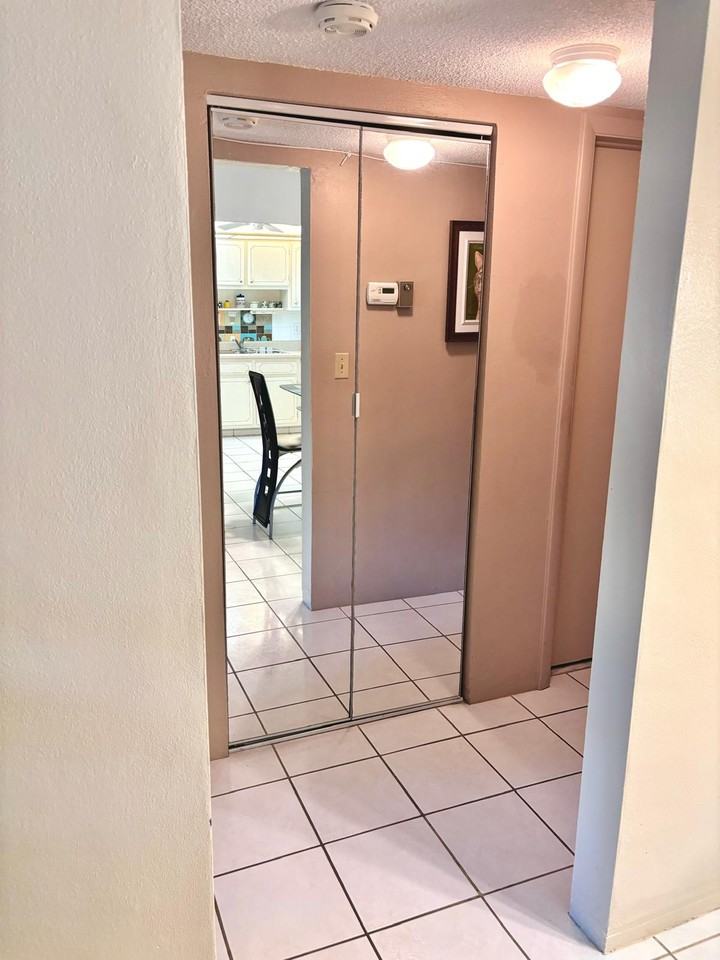 2031 Dewey St #306 - Photo 4 of 18