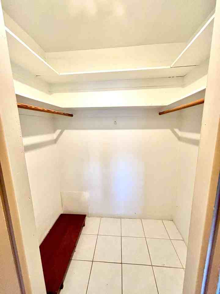 2031 Dewey St #306 - Photo 6 of 18