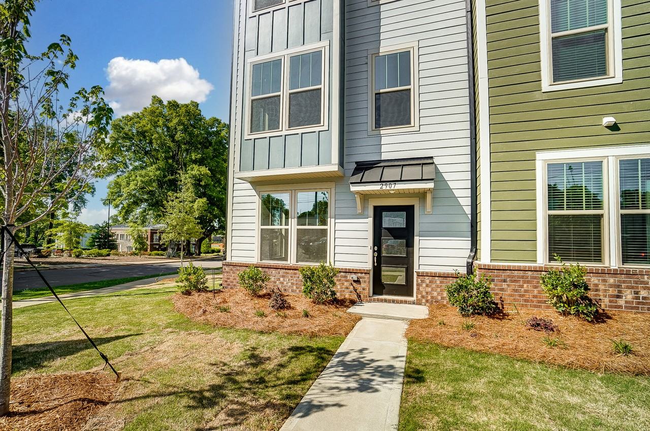 2907 W Trade St #2907 - Photo 3 of 50