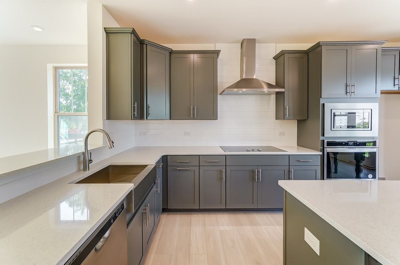 2907 W Trade St #2907 - Photo 6 of 50