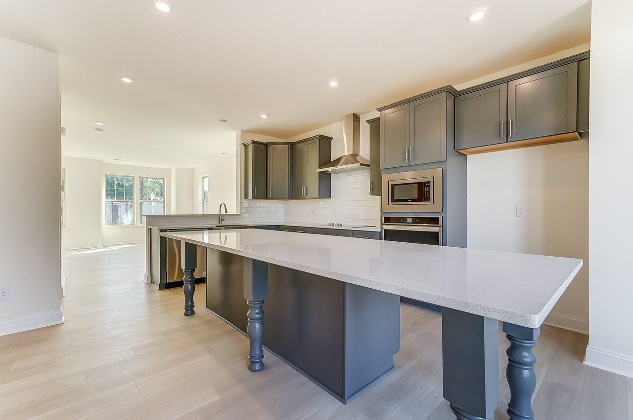 2907 W Trade St #2907 - Photo 7 of 50