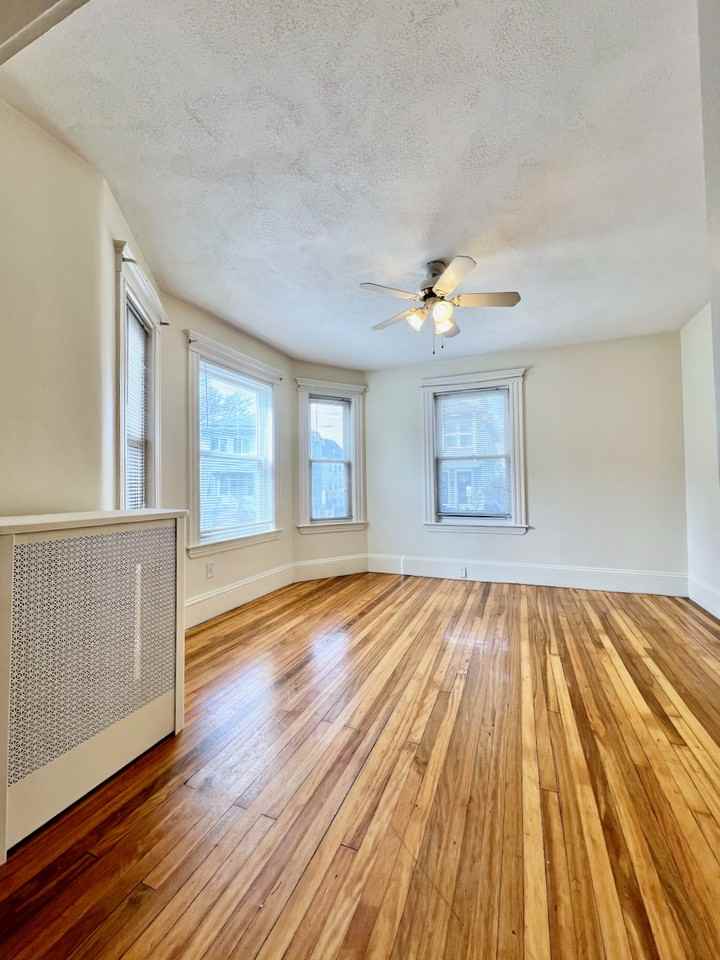 19 Metcalf St #1 - Photo 2 of 14