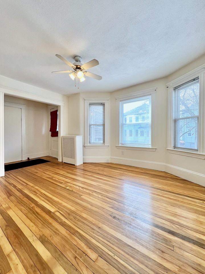 19 Metcalf St #1 - Photo 3 of 14