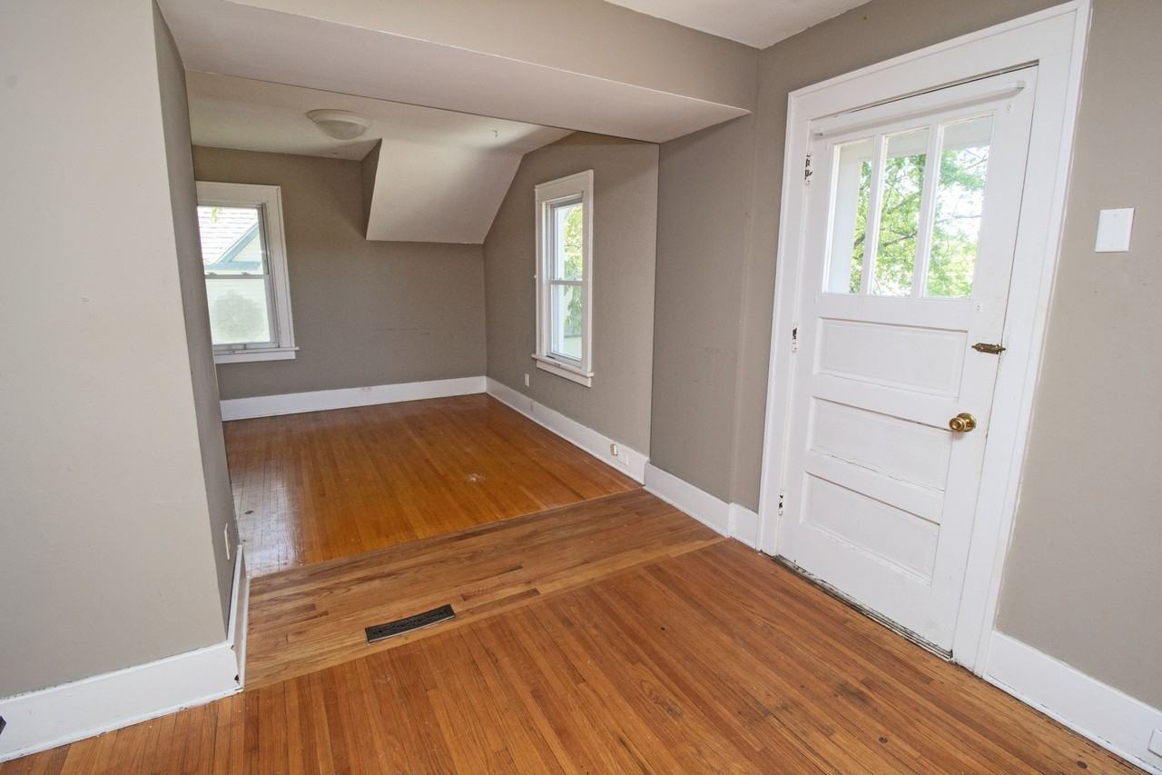 433 5th Ave Ne #3 - Photo 2 of 6