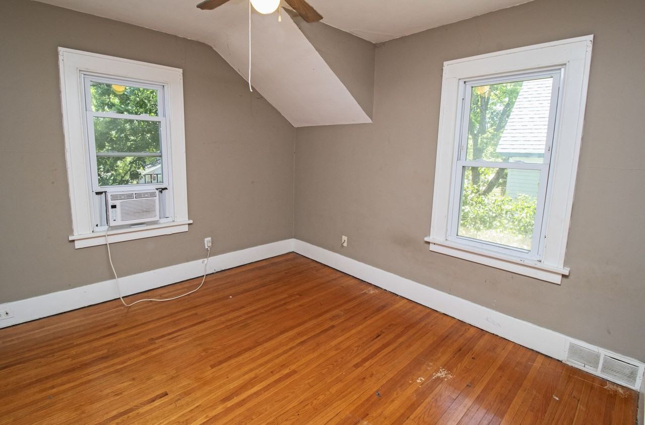433 5th Ave Ne #3 - Photo 5 of 6