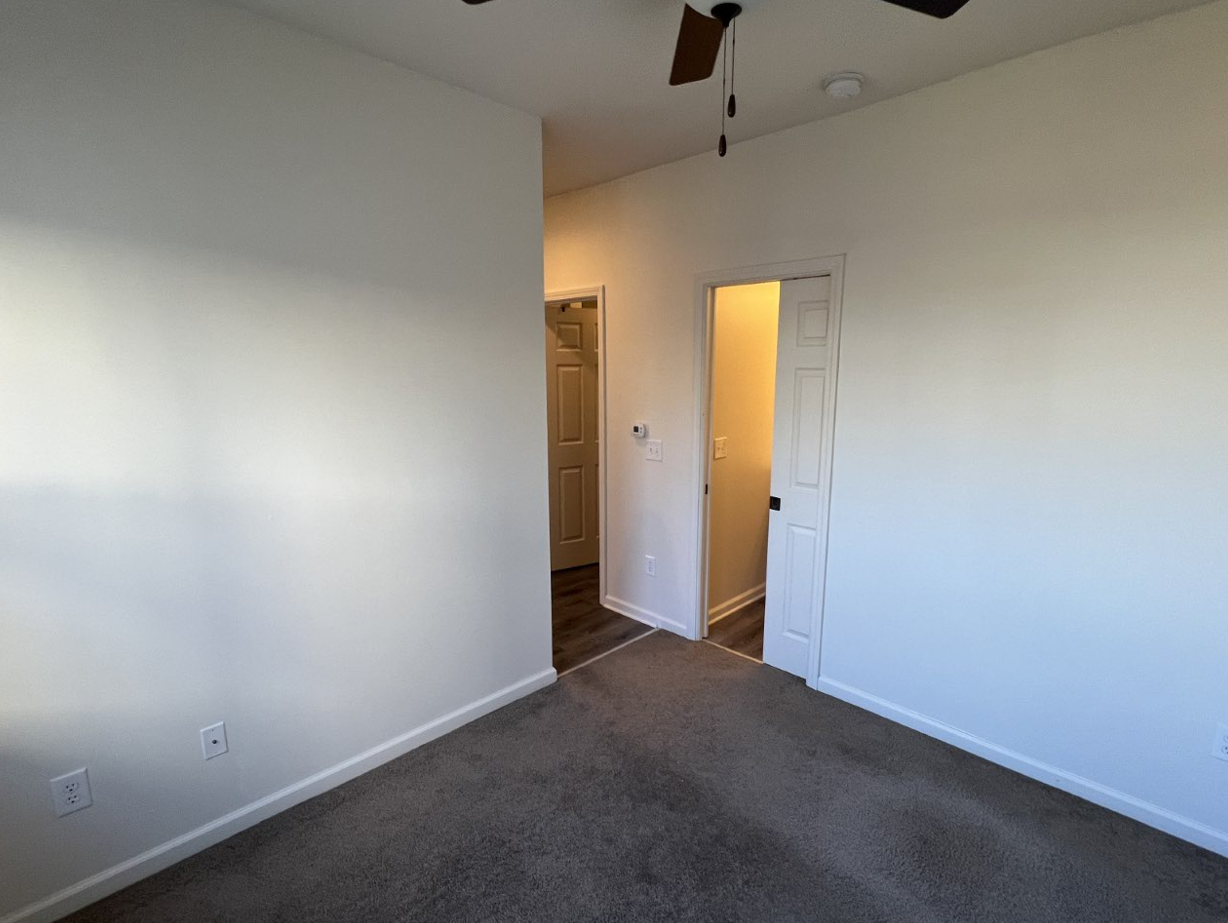 1306 Woodlawn Ave #1D - Photo 7 of 10