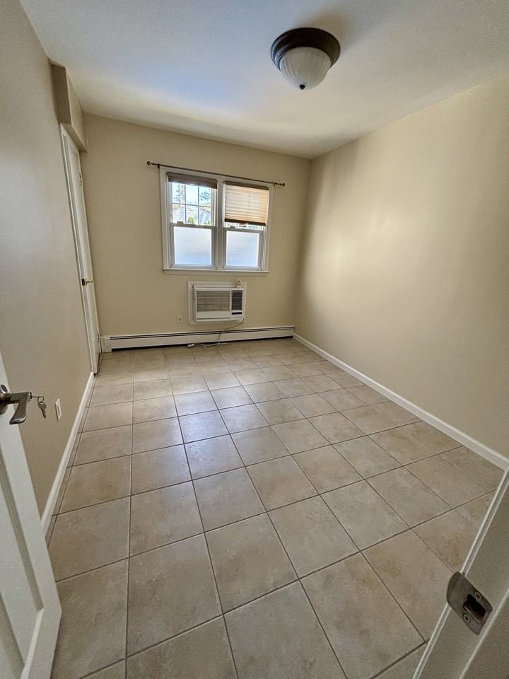 97 Martin Ave #NA - Photo 6 of 8