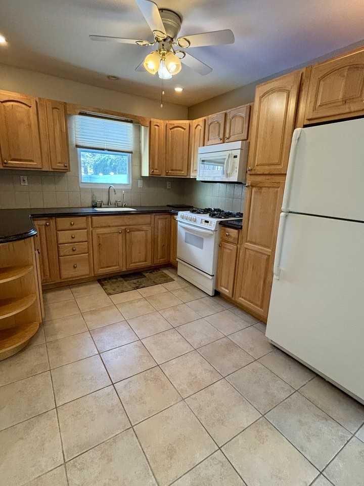 97 Martin Ave #NA - Photo 7 of 8