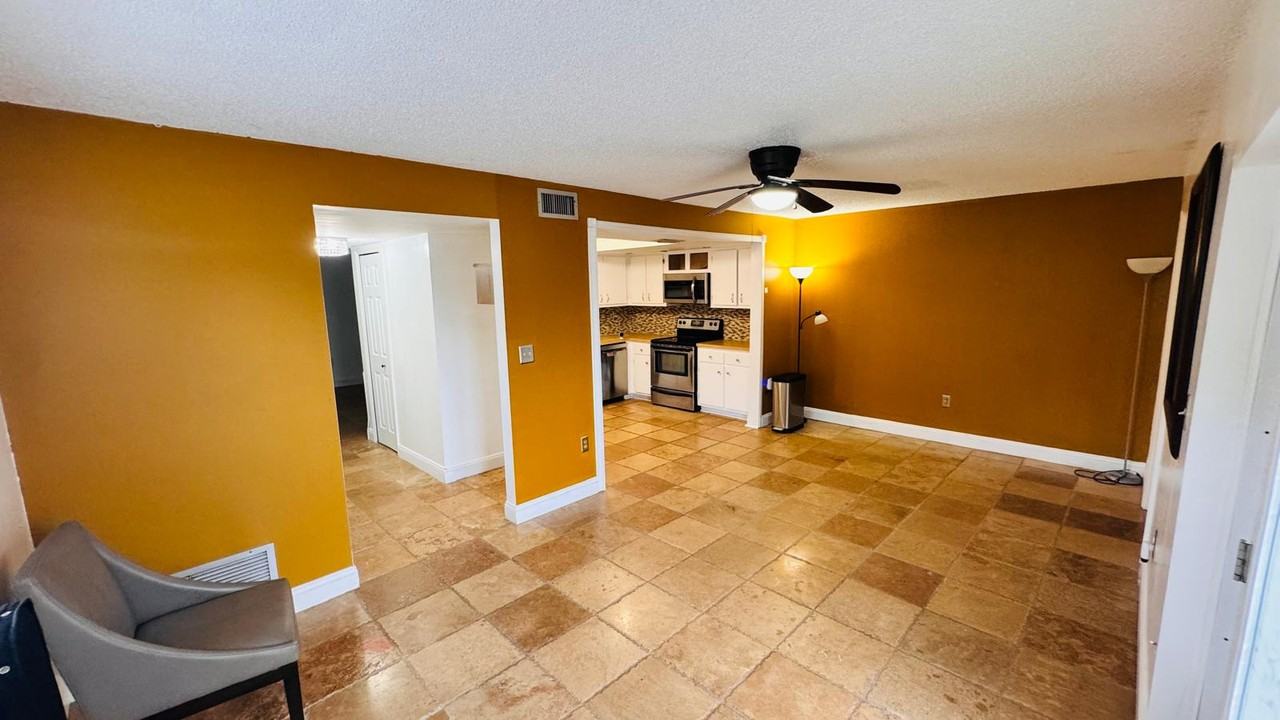 600 Waverly Ln #NA - Photo 7 of 27