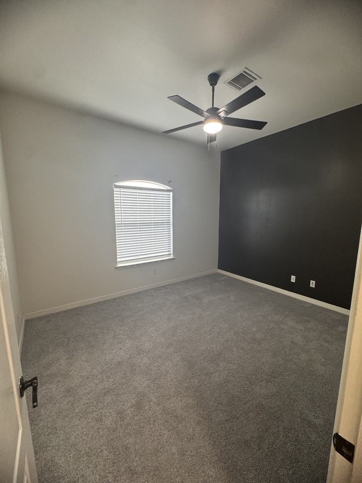 14009 Rainbow Point Dr #NA - Photo 5 of 27