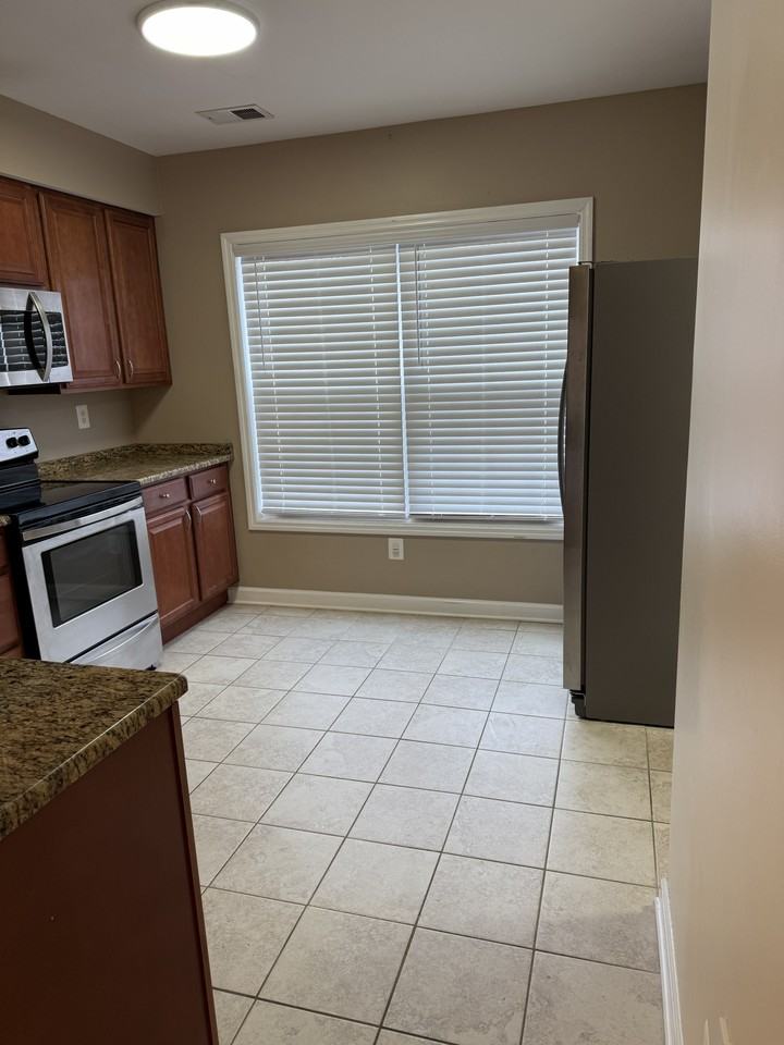 249 Heather Ct #NA - Photo 4 of 16