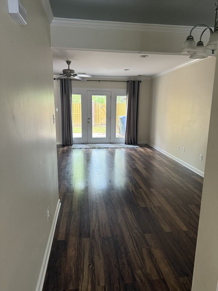 249 Heather Ct #NA - Photo 7 of 16