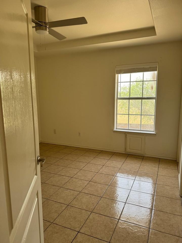 1313 N Sal St #4 - Photo 4 of 12