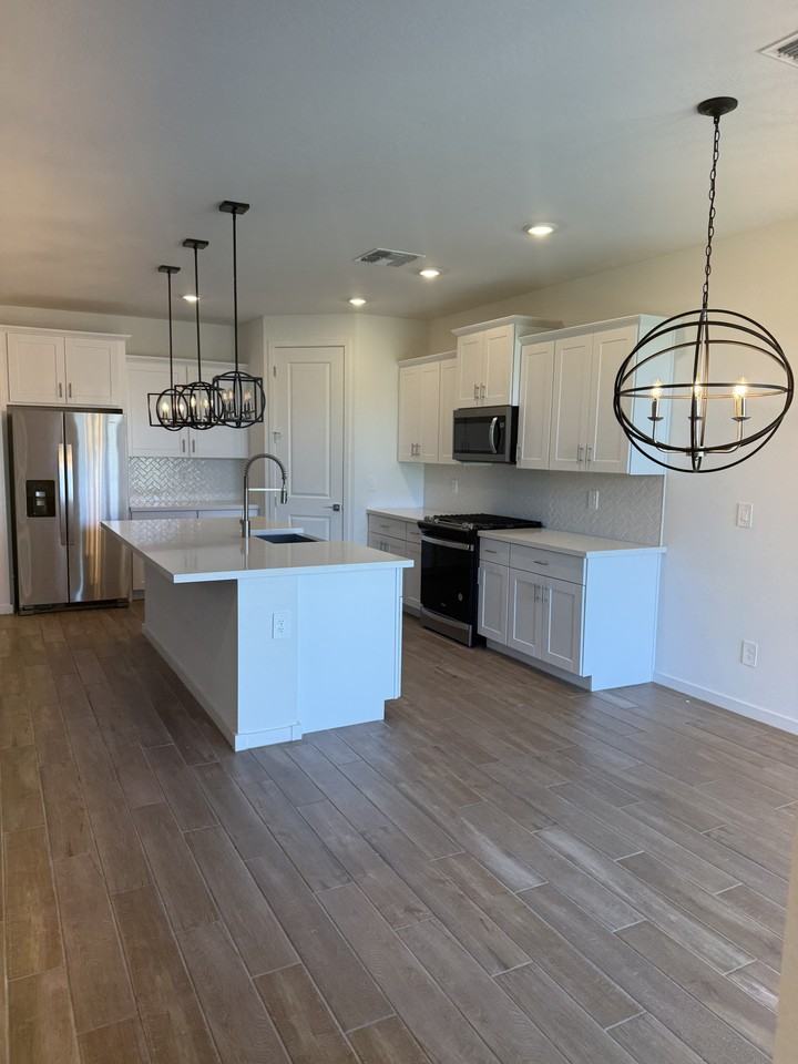 17816 W Coolidge St #NA - Photo 2 of 20