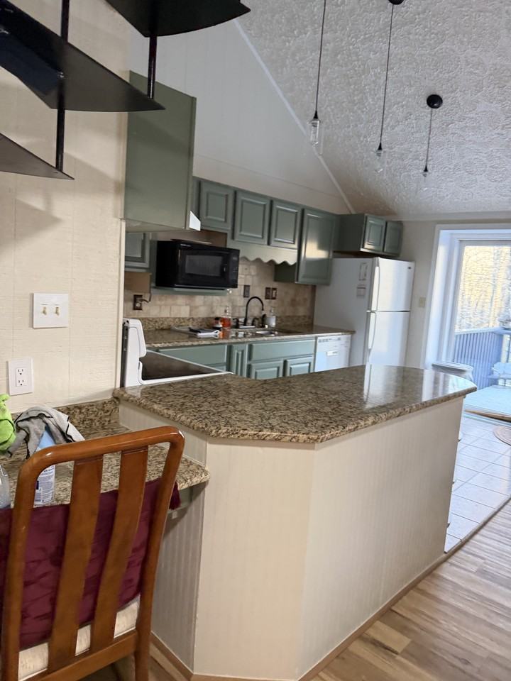 150 Glenwood Ln #E18 - Photo 3 of 23