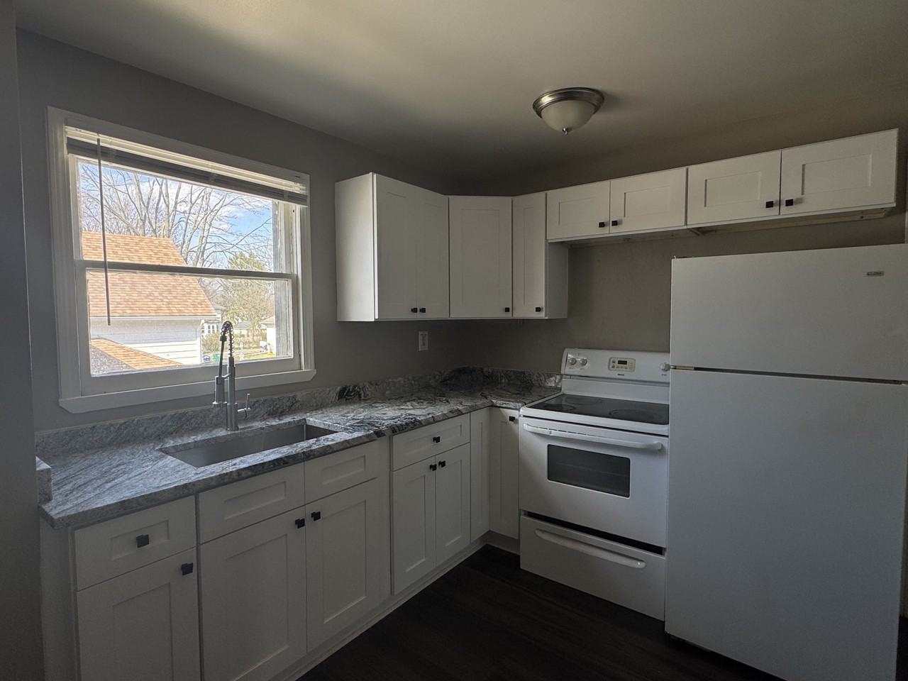 15 Washington St #2 - Photo 4 of 11