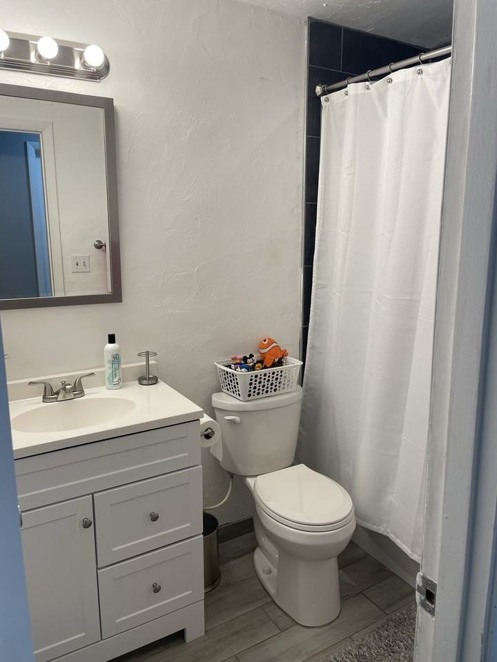 506 Se Llewellyn Ave #NA - Photo 3 of 10