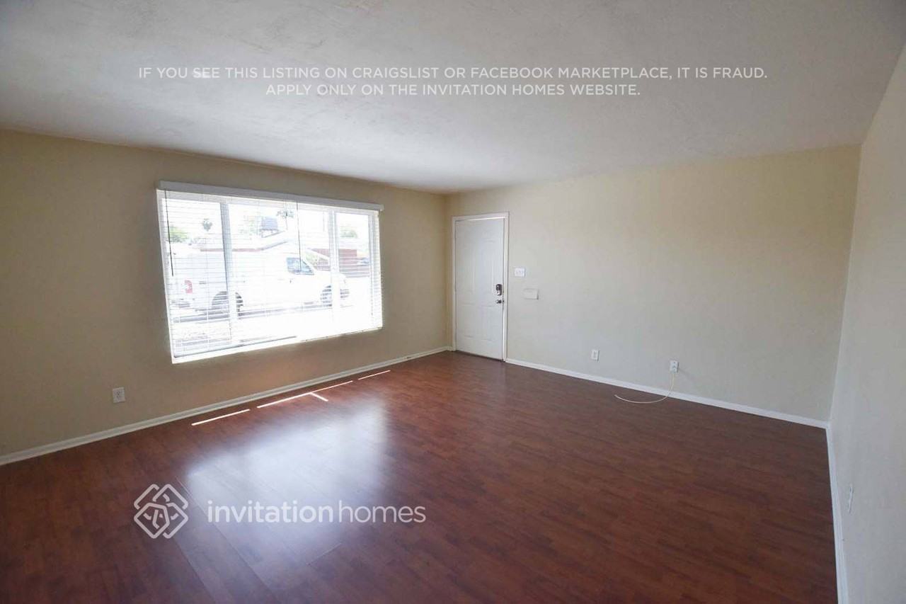 3520 W Lawrence Rd - Photo 2 of 9