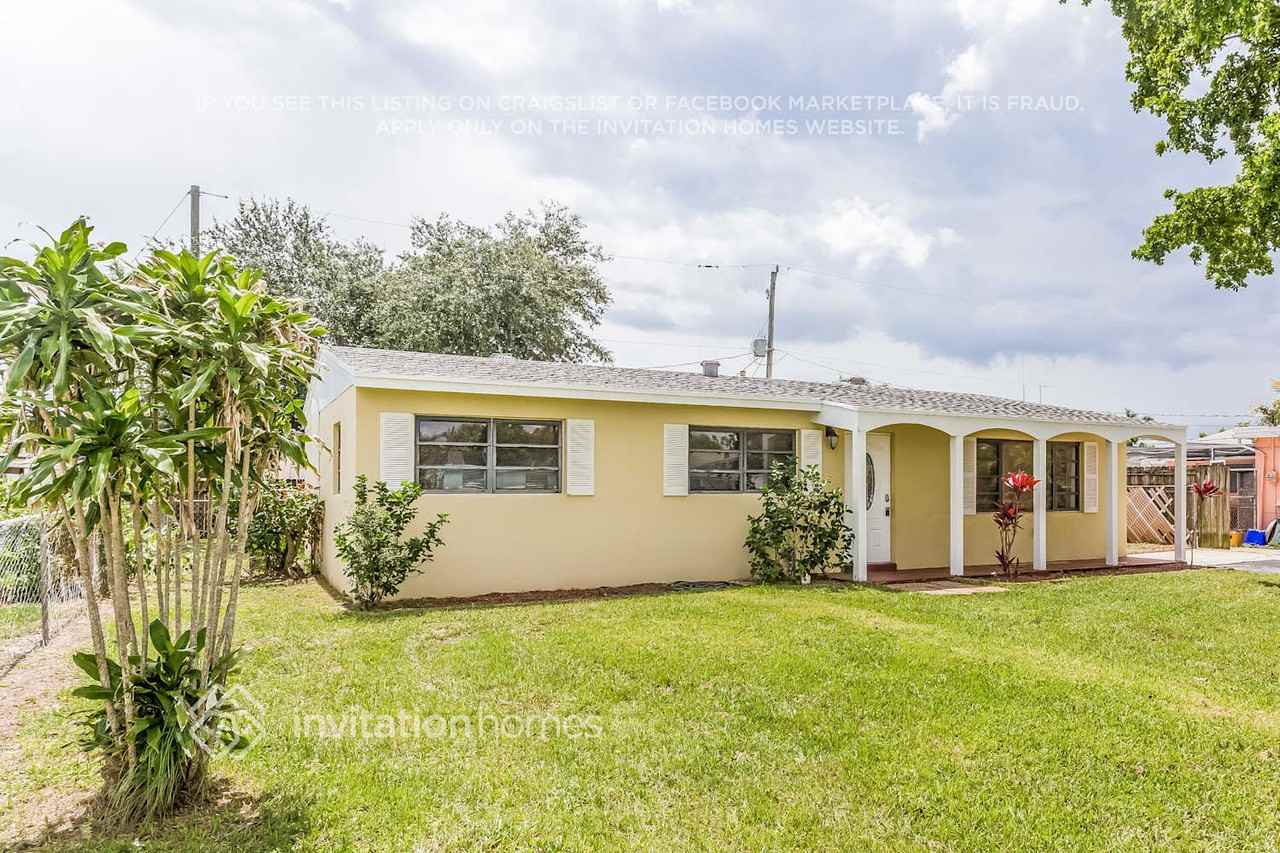 9504 Bloomfield Dr - Photo 3 of 21