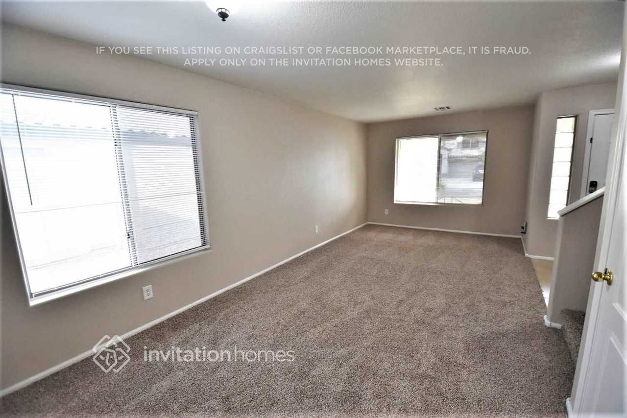 16590 W Melvin St - Photo 2 of 13