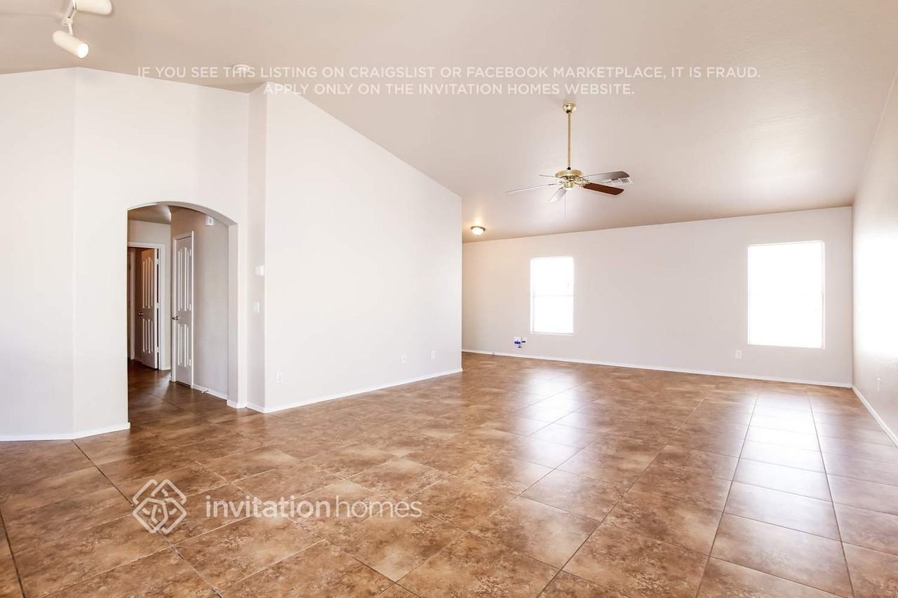 12742 W Pershing St - Photo 4 of 16