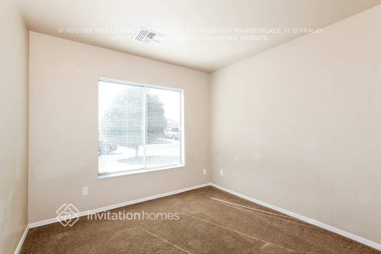 12742 W Pershing St - Photo 7 of 16