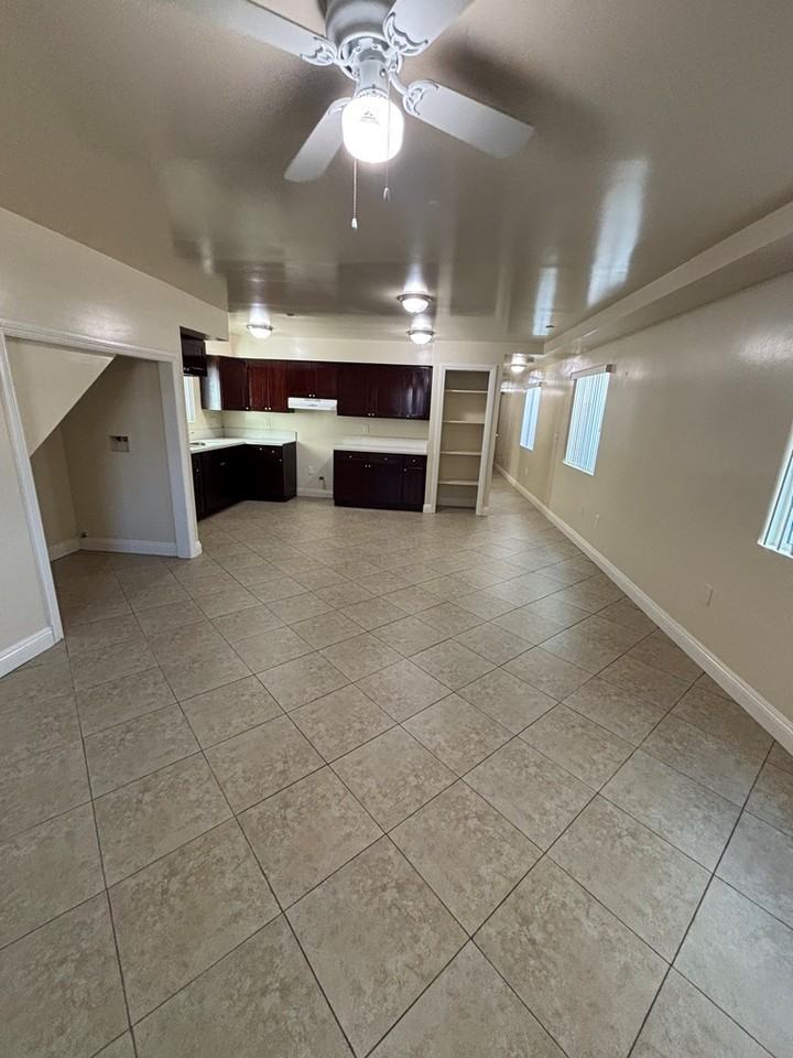 9017 Avalon Boulevard - Photo 3 of 15