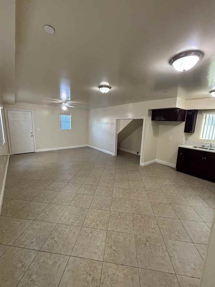 9017 Avalon Boulevard - Photo 4 of 15