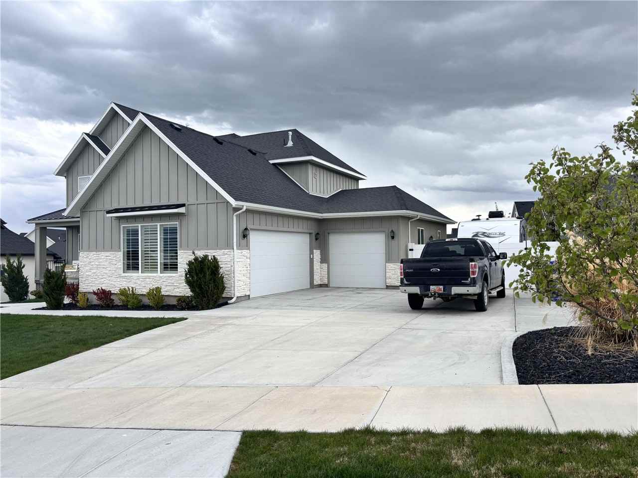 67 E Wayside Dr - Photo 2 of 19