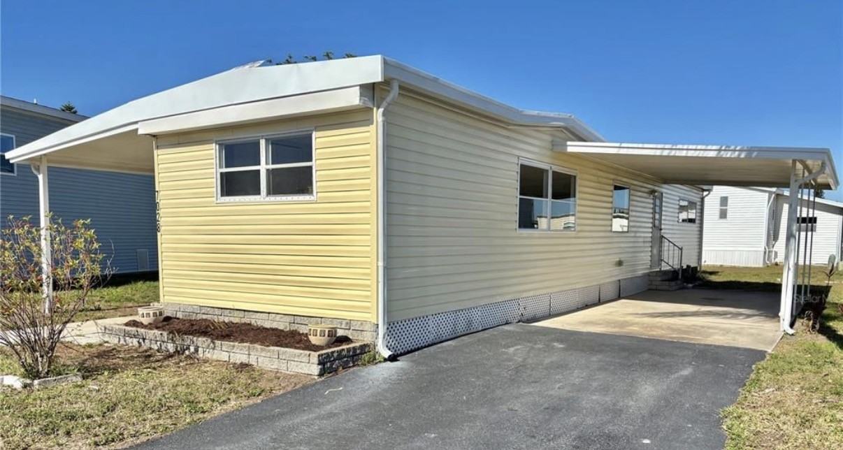 7028 Mount Jupiter Drive Northeast - Photo 3 of 13